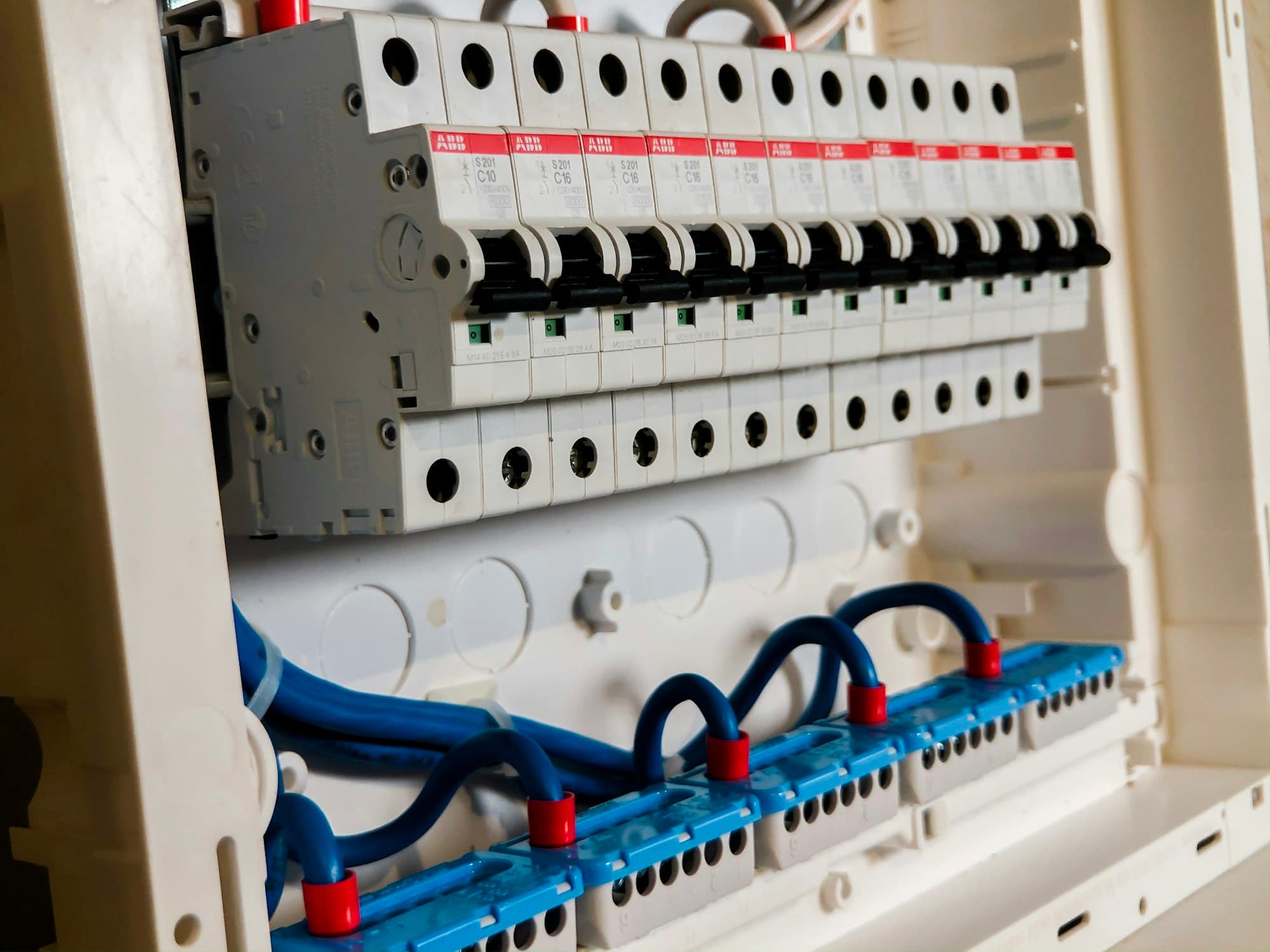 Neatly wired distribution board with circuit breakers